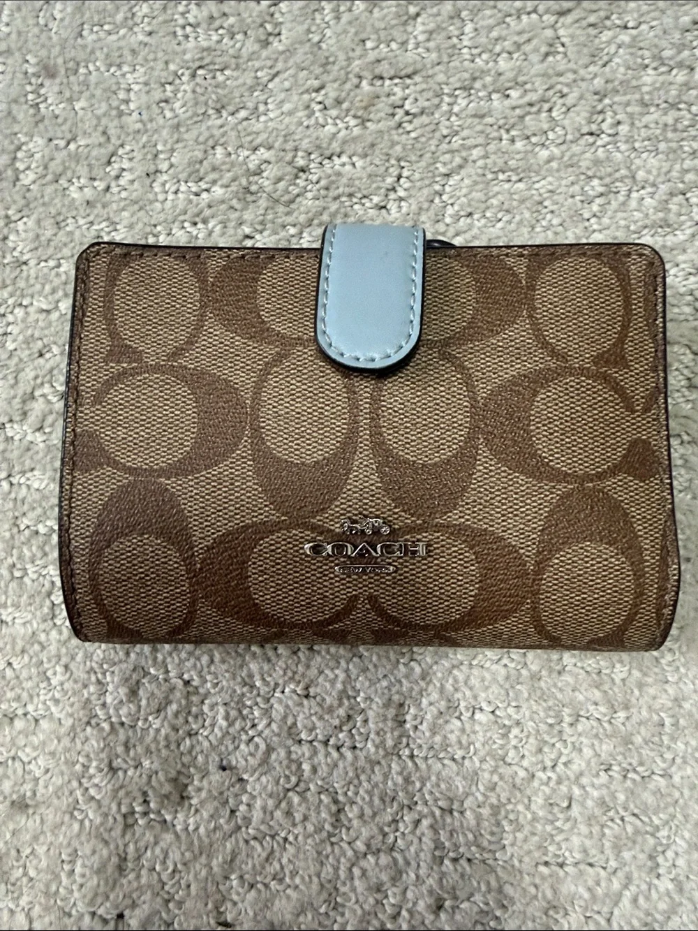 Coach signature leather wallet with blue leather inside and snap NWOT